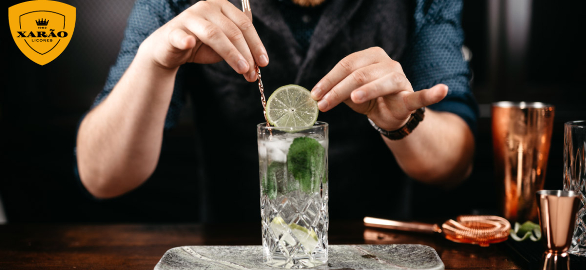 bartender-servir-bebidas