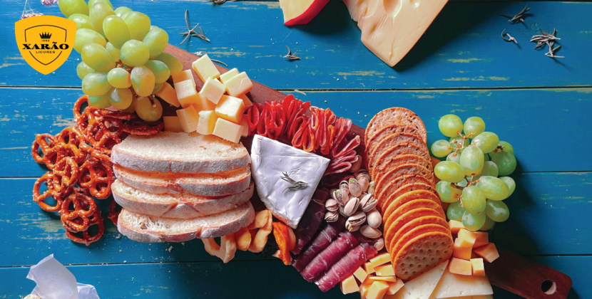 Complete a mesa e combine estes aperitivos com o seu licor, cocktail ou vinho preferido e eleve a sua experiência e torne-a única.